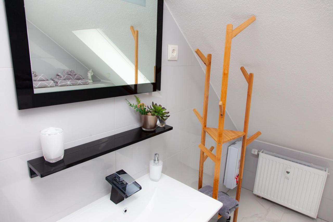 T&K Apartments Near Messe Fair Trade Duesseldorf Und Airport 3A Duisburg Kültér fotó